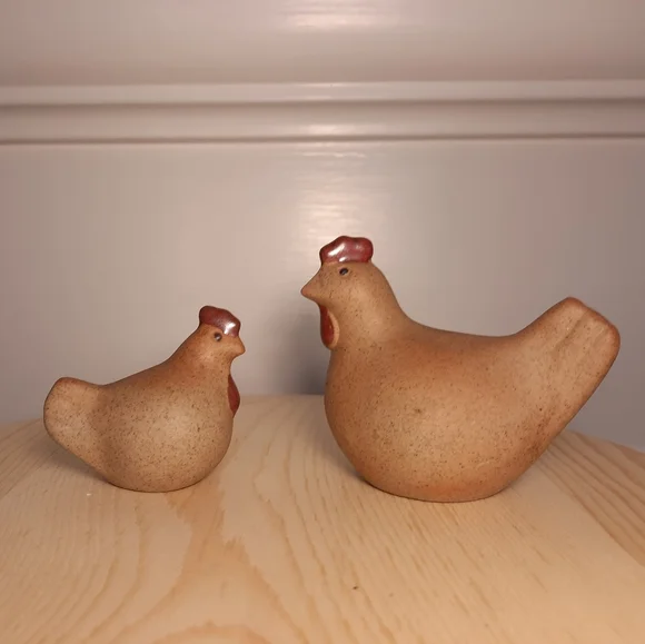 Ceramic Hen Pair - Picture 2 of 4